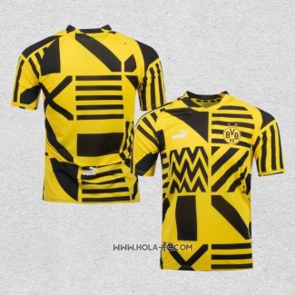 Camiseta Pre Partido del Borussia Dortmund 2022 Amarillo y Negro